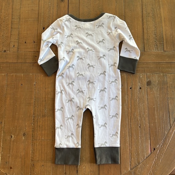 Feather baby kangaroo galloping zebra romper NWOT - Picture 5 of 5